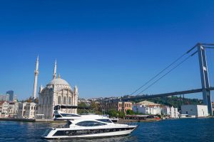 İstanbul Yat Kiralama, En Ucuz Yat Kiralama, Yatta Evlilik Teklifi, Yatta Doğum Günü Partisi, Yatta Bekarlığa Veda